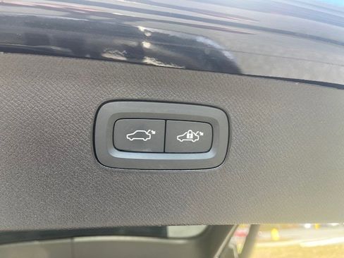 Used 2025 Volvo XC90 B6 Plus AWD/4WD image 10