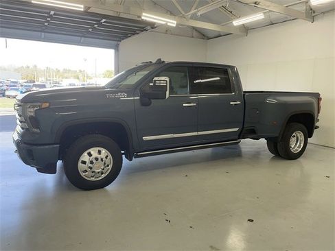 New 2026 Chevrolet Silverado 3500 High Country w/ High Country Premium Package image 7