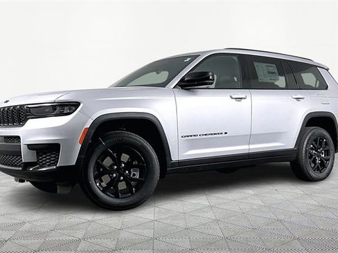 New 2025 Jeep Grand Cherokee L Laredo image 1