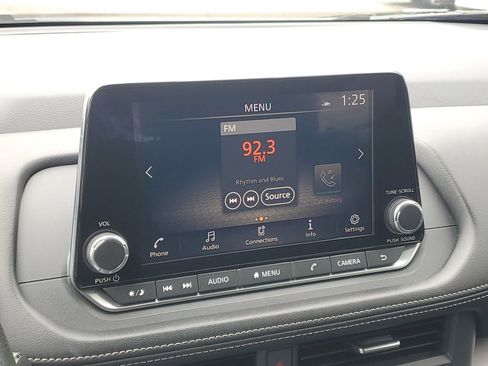 Used 2024 Nissan Rogue SV image 20