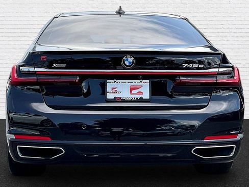 Used 2020 BMW 745e xDrive AWD/4WD image 5
