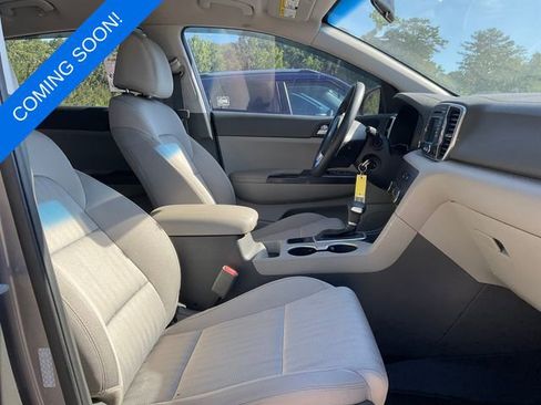 Used 2017 Kia Sportage LX FWD image 4