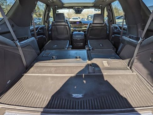 Used 2022 Cadillac Escalade Premium Luxury RWD image 48