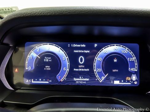 Used 2023 Jeep Grand Cherokee Laredo image 12