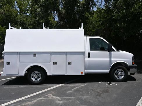 New 2025 Chevrolet Express 3500 w/ Power Convenience Package RWD image 6