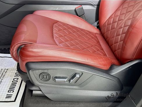 Used 2023 Audi SQ7 Premium Plus w/ Executive Package image 25