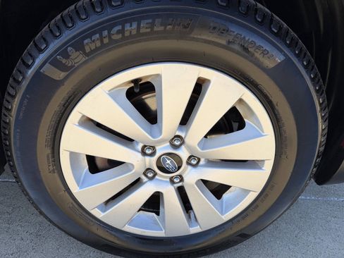 Used 2017 Subaru Outback 2.5i Premium AWD/4WD image 7