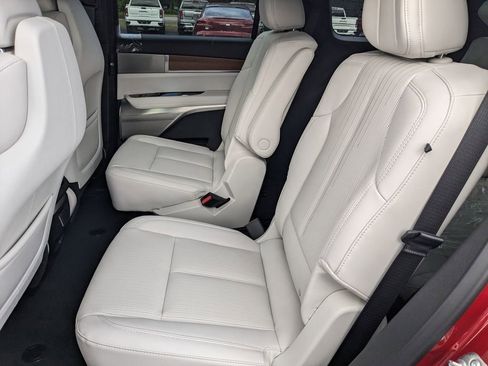 New 2026 Cadillac Vistiq Luxury w/ LPO, Floor Liner Package image 17