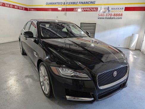 Used 2019 Jaguar XF Prestige image 1