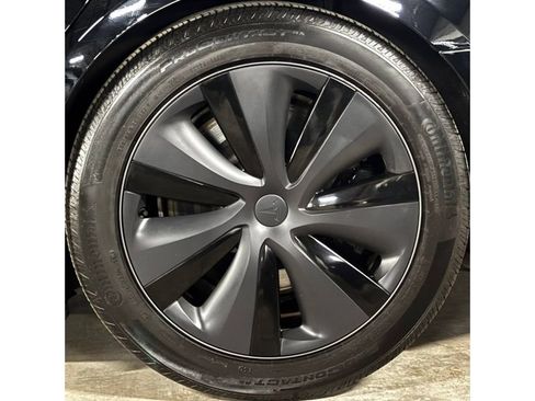 Used 2024 Tesla Model S image 11