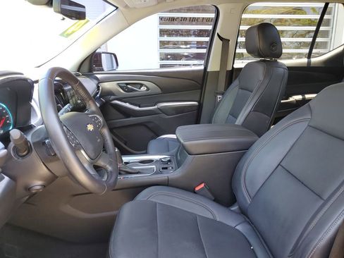 Used 2019 Chevrolet Traverse Premier w/ Driver Confidence II Package FWD image 22
