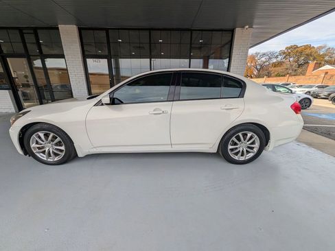 Used 2009 INFINITI G37 Journey w/ Premium Pkg image 2