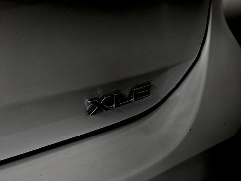 Used 2023 Toyota Highlander XLE image 34