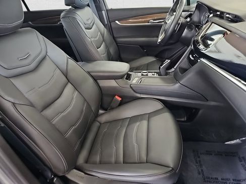Used 2025 Cadillac XT6 Sport w/ Platinum Package image 10