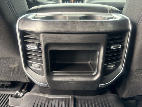 Used 2024 RAM 2500 Big Horn w/ Sport Appearance Package AWD/4WD image 18