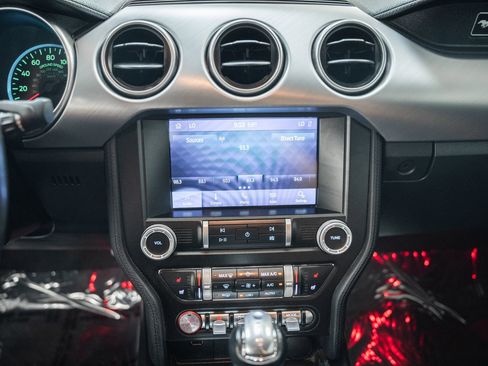 Used 2020 Ford Mustang Premium image 31