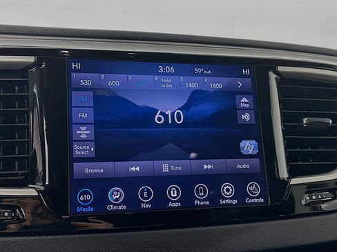 Used 2020 Chrysler Pacifica Touring-L Plus w/ Tire & Wheel Group image 19