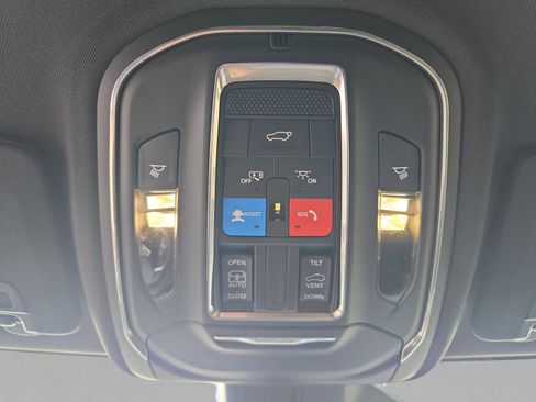 New 2025 Jeep Grand Cherokee L Laredo w/ Luxury Tech Group I image 16