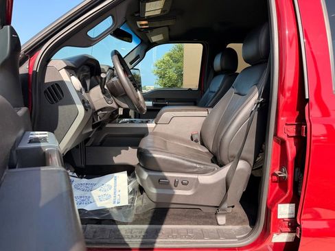 Used 2015 Ford F250 Lariat w/ Lariat Chrome Package AWD/4WD image 2