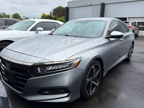 Used 2019 Honda Accord Sport image 2