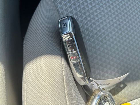 Used 2025 Kia Soul LX w/ LX Technology Package image 21