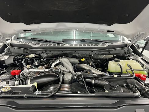 Used 2024 Ford F250 Platinum w/ FX4 Off-Road Package image 26