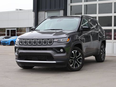 Used 2022 Jeep Compass Limited AWD/4WD image 3