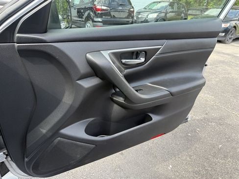 Used 2015 Nissan Altima 2.5 SV FWD image 38