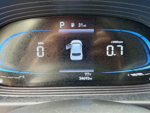Used 2024 Hyundai Venue SEL FWD image 12