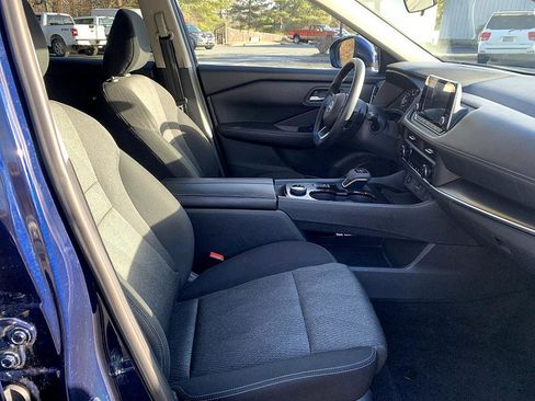 Used 2024 Nissan Rogue SV image 19