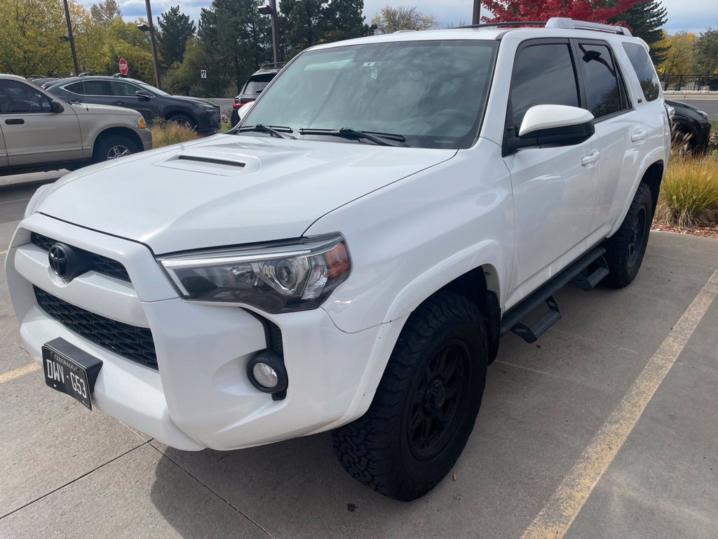 Used 2018 Toyota 4Runner SR5 AWD/4WD image 2