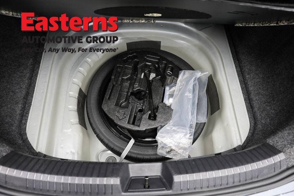 Used 2025 Volkswagen Jetta SE FWD image 21
