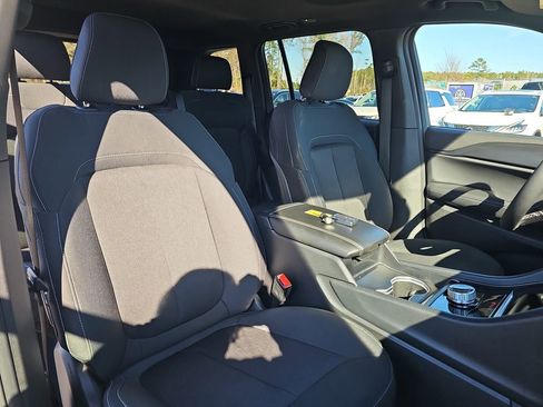 Used 2025 Jeep Grand Cherokee Laredo X w/ Trailer Tow Package image 12