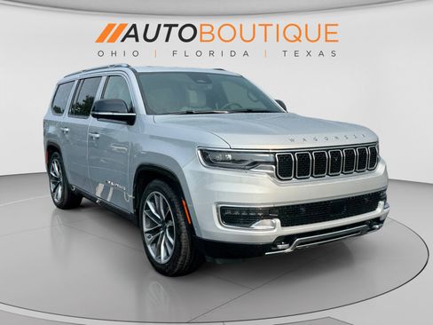 Used 2025 Jeep Wagoneer Series III w/ Premium Group I AWD/4WD image 7
