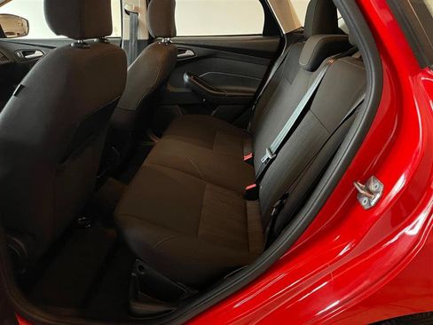 Used 2015 Ford Focus SE FWD image 12