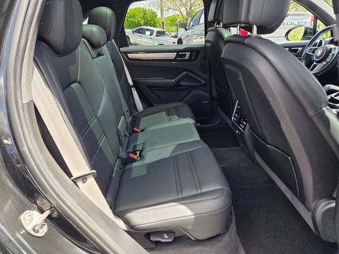 Used 2023 Porsche Cayenne S Platinum AWD/4WD image 13