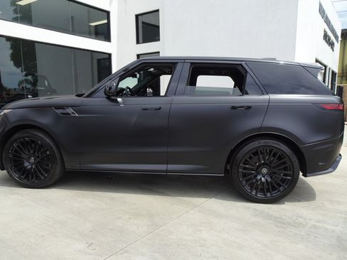 Used 2024 Land Rover Range Rover Sport AWD/4WD image 3