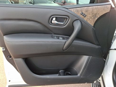 Certified 2024 INFINITI QX80 Premium Select w/ Cargo Package image 13