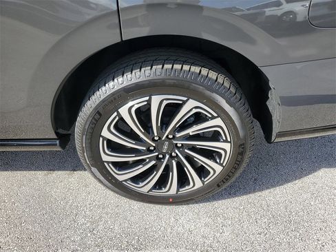 New 2025 Lincoln Navigator Black Label image 8