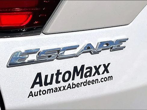 Used 2019 Ford Escape SEL AWD/4WD image 29