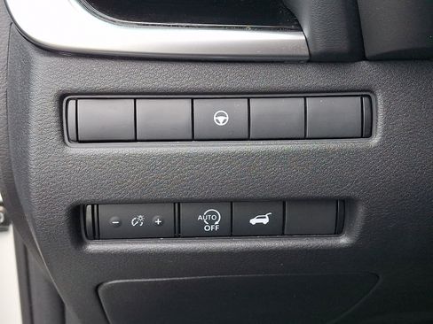 Used 2023 Nissan Rogue SL AWD/4WD image 28