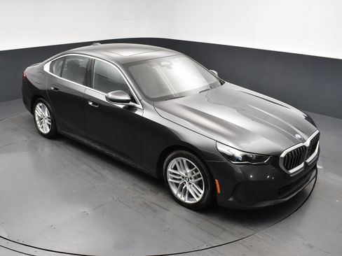 Used 2025 BMW 530i RWD image 17