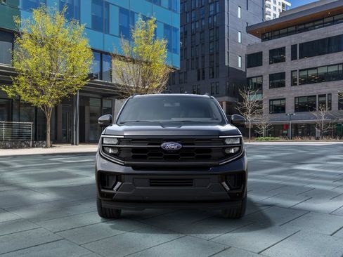 New 2027 Ford Expedition Active AWD/4WD image 3