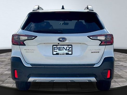 Used 2022 Subaru Outback Touring AWD/4WD image 5