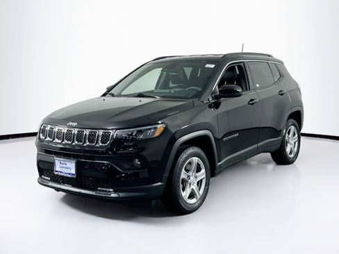 Used 2023 Jeep Compass Latitude w/ Convenience Group image 1