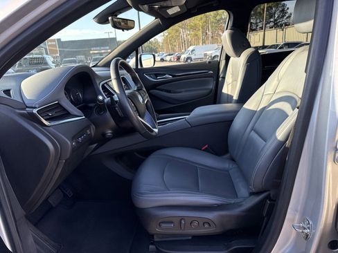 Used 2022 Buick Enclave Premium image 12