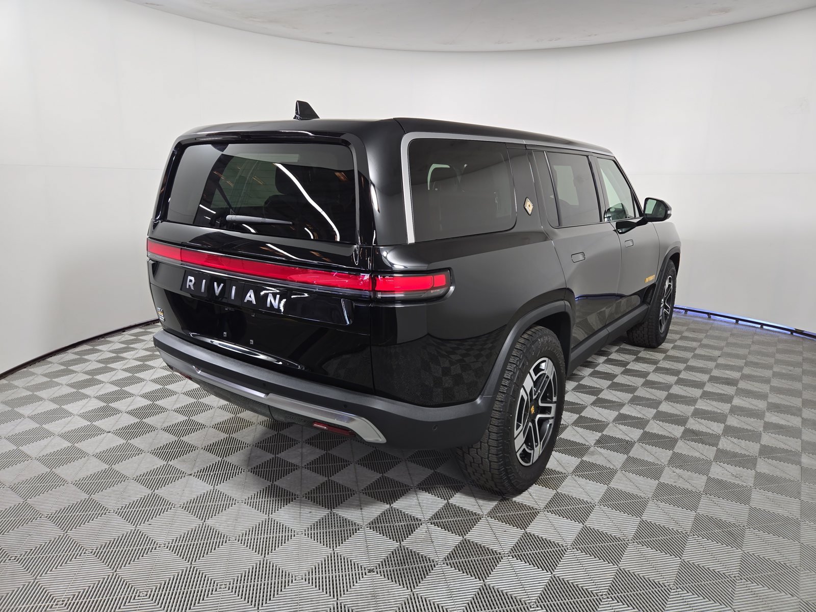 Used 2023 Rivian R1S Adventure Quad AWD/4WD image 5