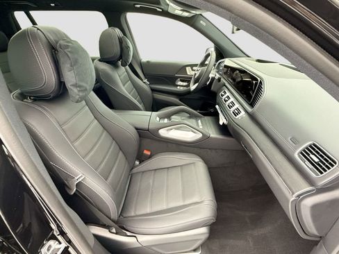 New 2026 Mercedes-Benz GLS 580 4MATIC image 20