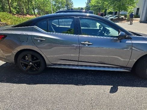 Used 2023 Nissan Sentra SR w/ Midnight Edition Package FWD image 6
