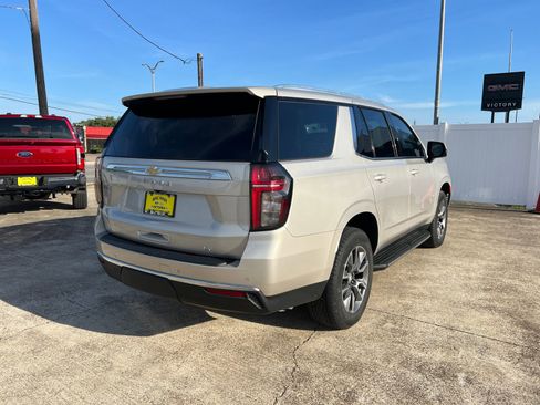 Used 2022 Chevrolet Tahoe LT w/ Luxury Package RWD image 3